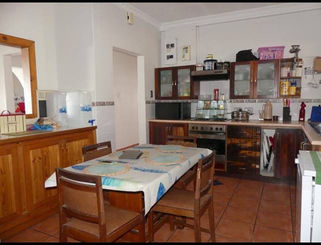 5 BEDROOM HOUSE FOR SALE IN BRITANNIA BAY